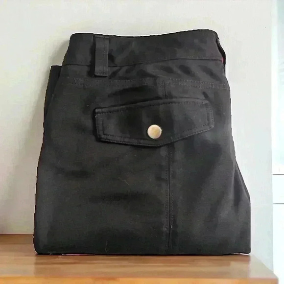 White House Black Market Women’s Size 8 Soft Black Button-Front pants. - Picture 3 of 4